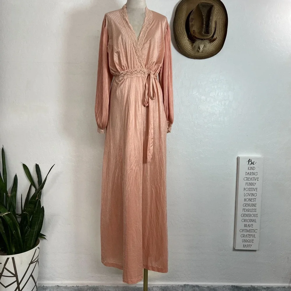 Vtg 70s Miss Elaine Pink Liquid Satin Plisse Maxi Wrap Robe Peignoir Lace Sz L